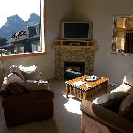 Apartment 407, Contemporary Decor Canmore Exterior foto